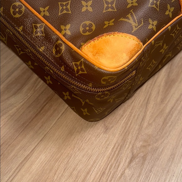 Louis Vuitton Brown Monogram Travel Bag (call out) - Picture 7 of 11